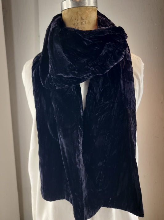 Crushed Velvet Scarf in Midnight Black