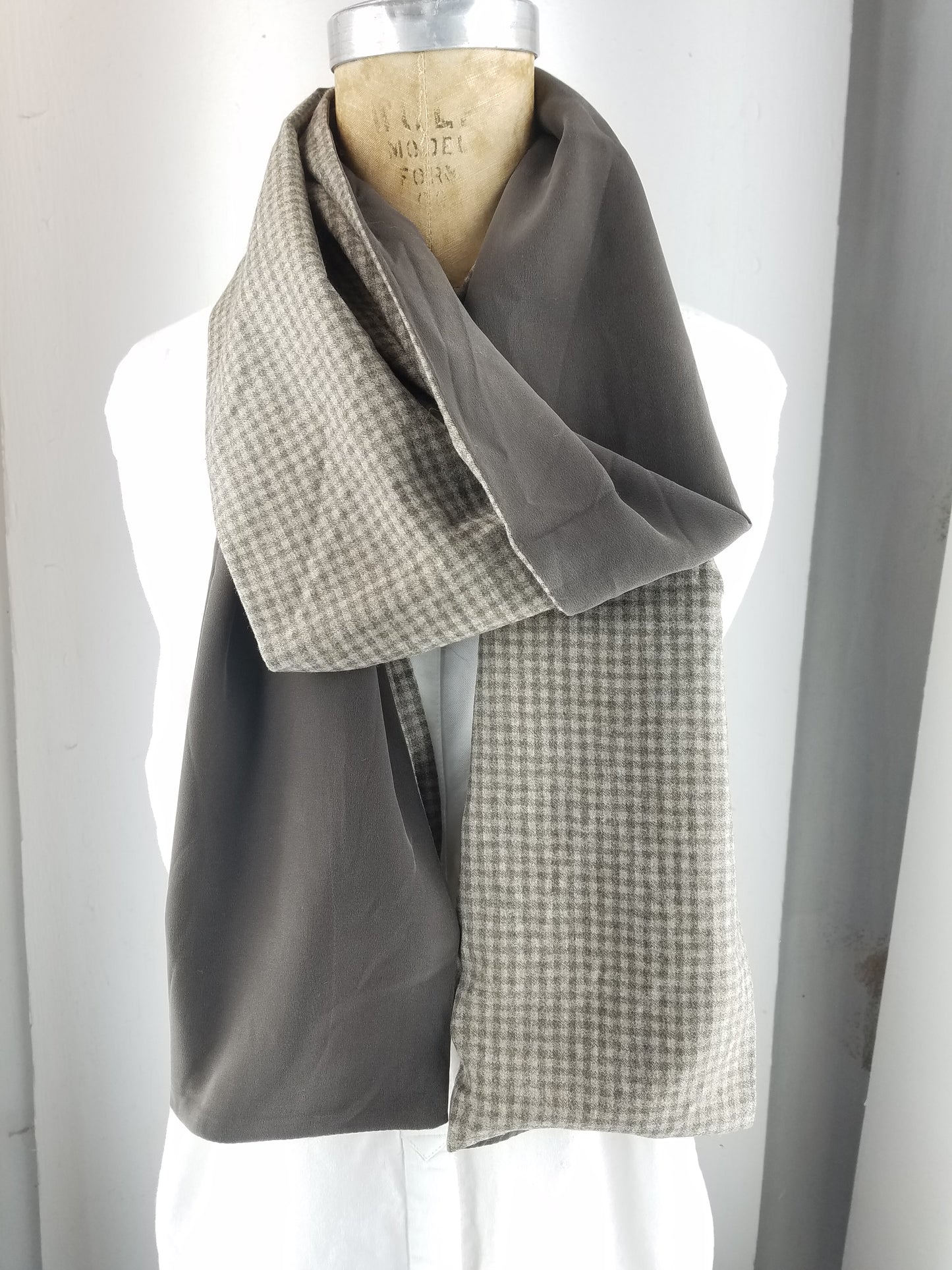Tan and beige tweeted scarf with silk and wool brown back