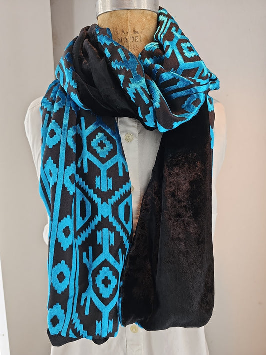 Turquoise Geometric with Solid Black Back