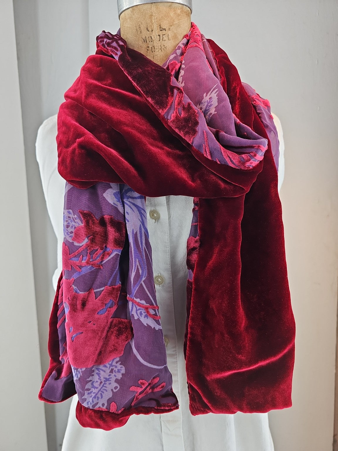 Amethyst Rouge (Velvet Bloom with Crimson Back)