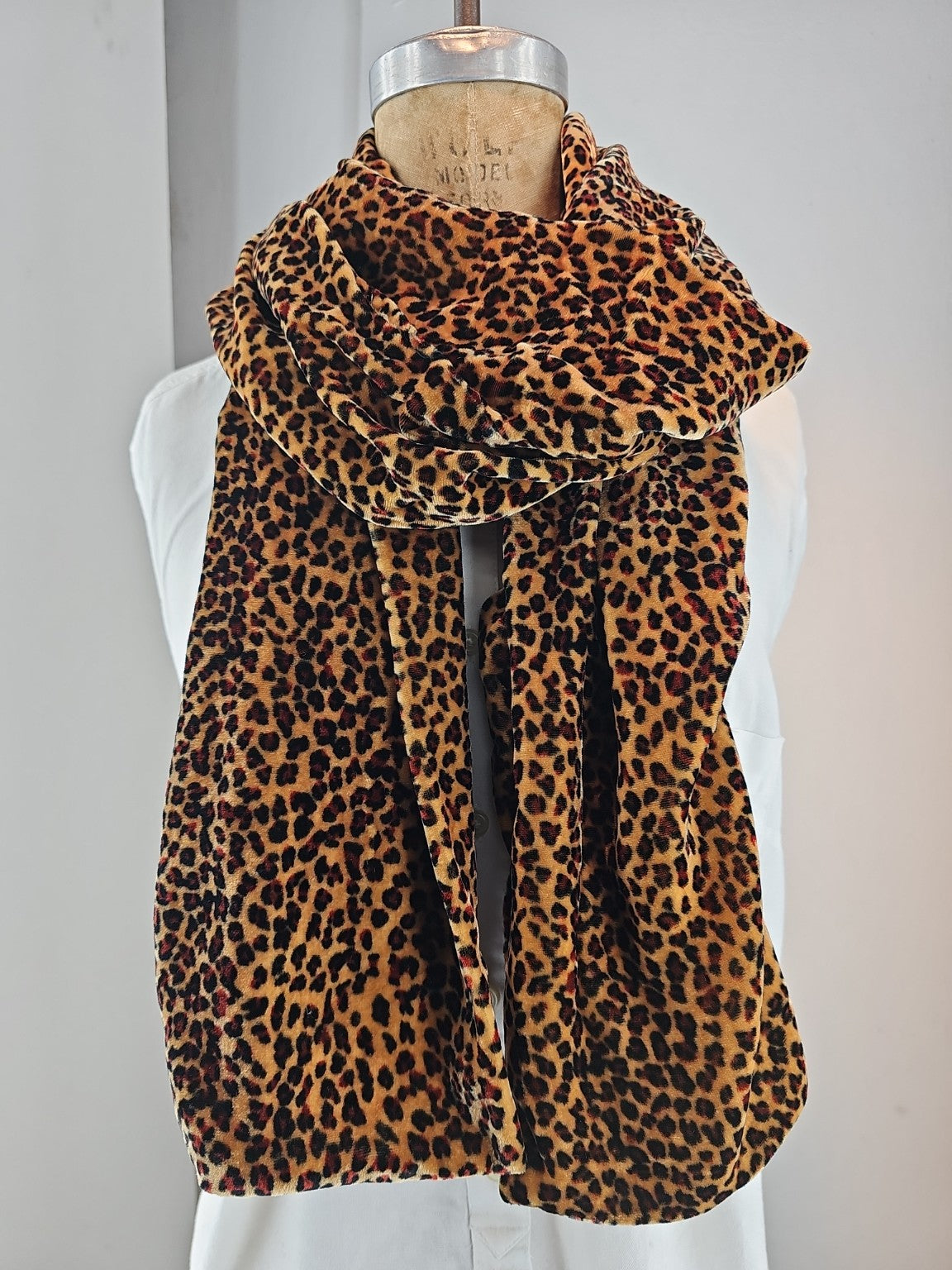 Cheetah Noir (Velvet Animal Print)