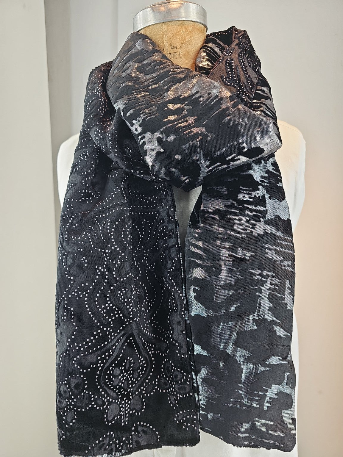 Shadow Illusion (Double Burnout Velvet Design)