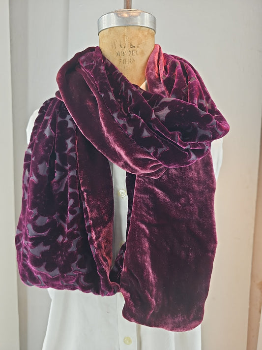 Plum Reverie (Velvet Vine Pattern)