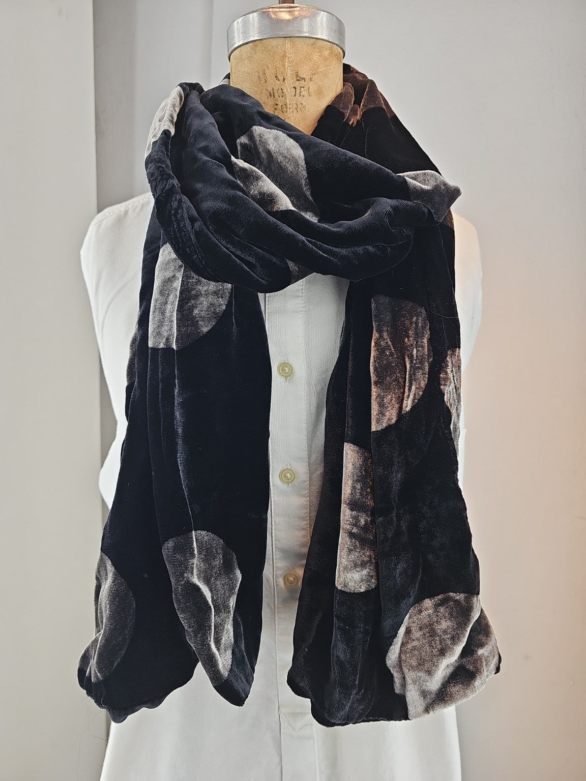 Lunar Veil (Burnout Velvet Eclipse Pattern)