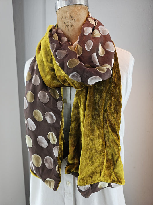 Kiwi Noir (Burnout Velvet Dot Pattern)